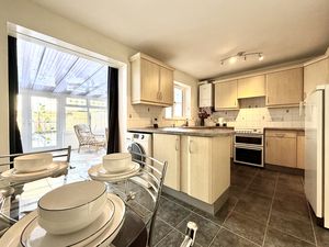Dining Kitchen- click for photo gallery